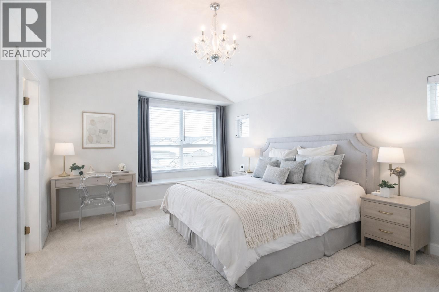 10489 ROBERTSON STREET, Maple Ridge