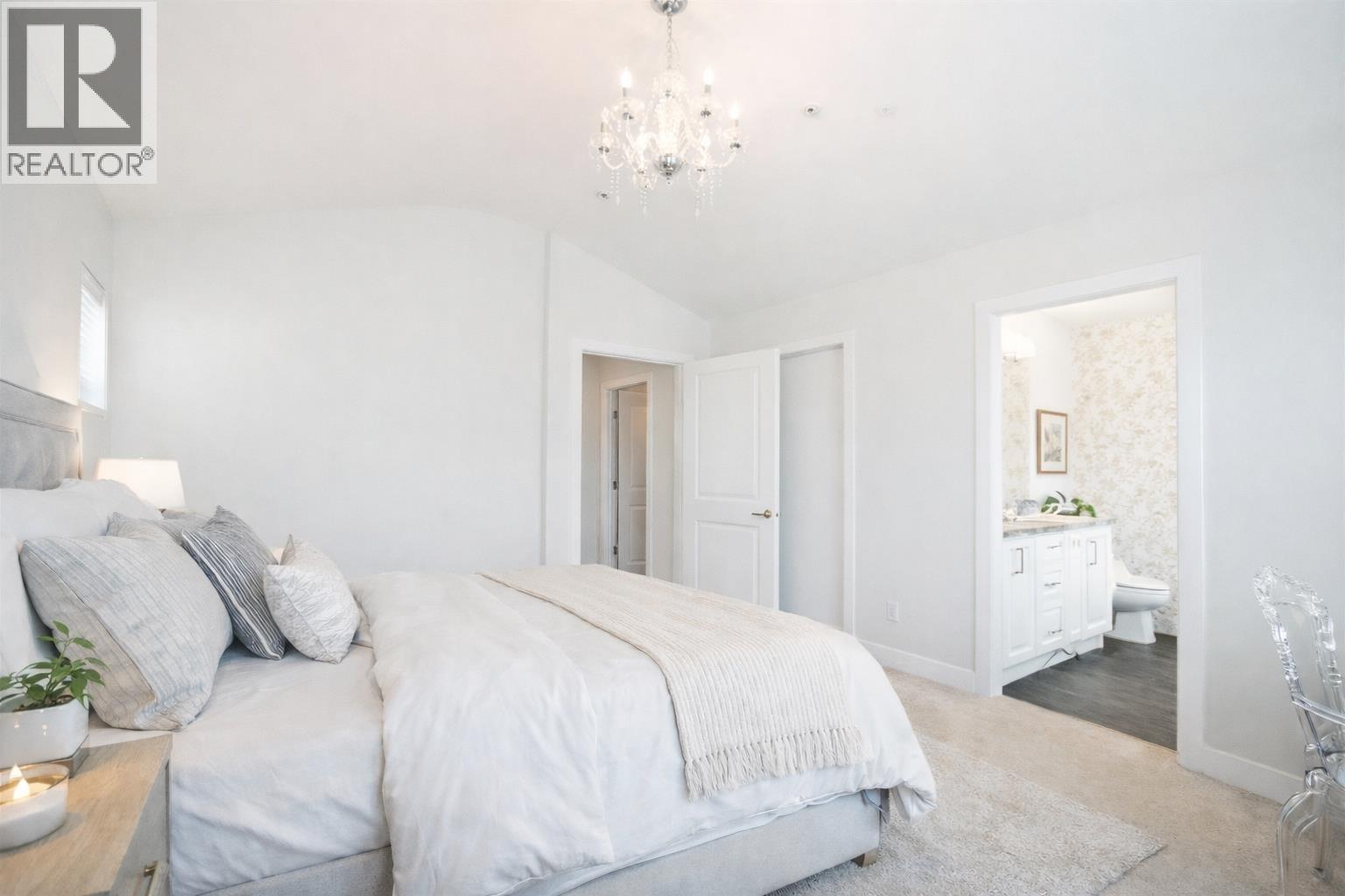 10489 ROBERTSON STREET, Maple Ridge