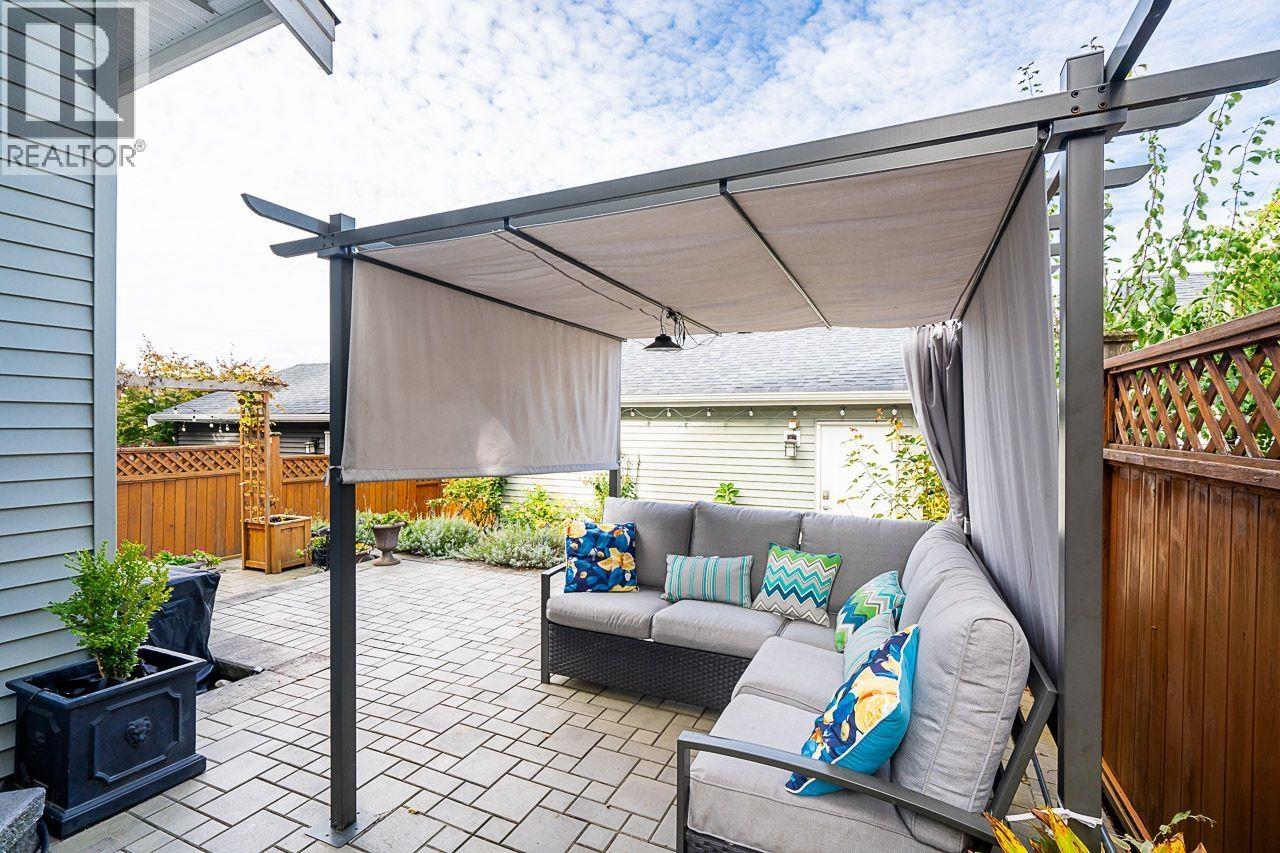 10489 ROBERTSON STREET, Maple Ridge