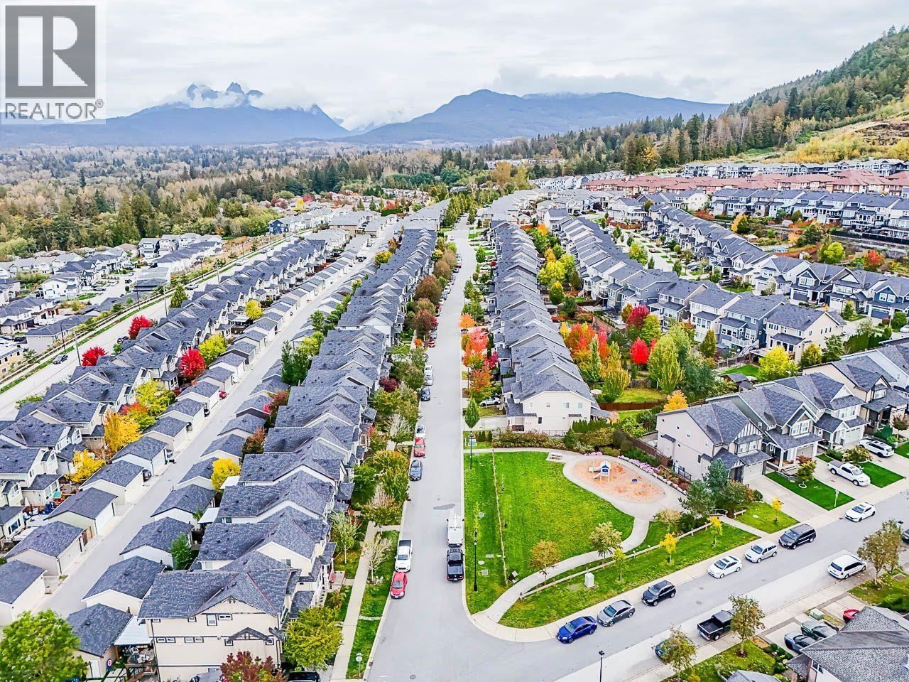 10489 ROBERTSON STREET, Maple Ridge