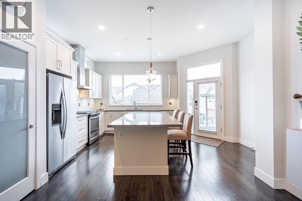 10489 ROBERTSON STREET, Maple Ridge