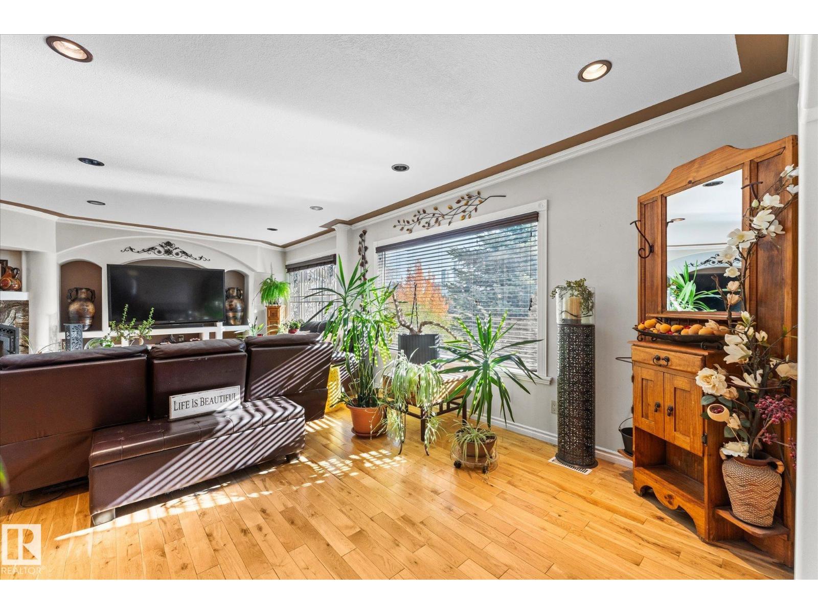 11124 110A AV NW, Edmonton