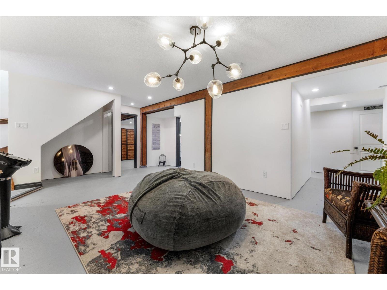 11124 110A AV NW, Edmonton