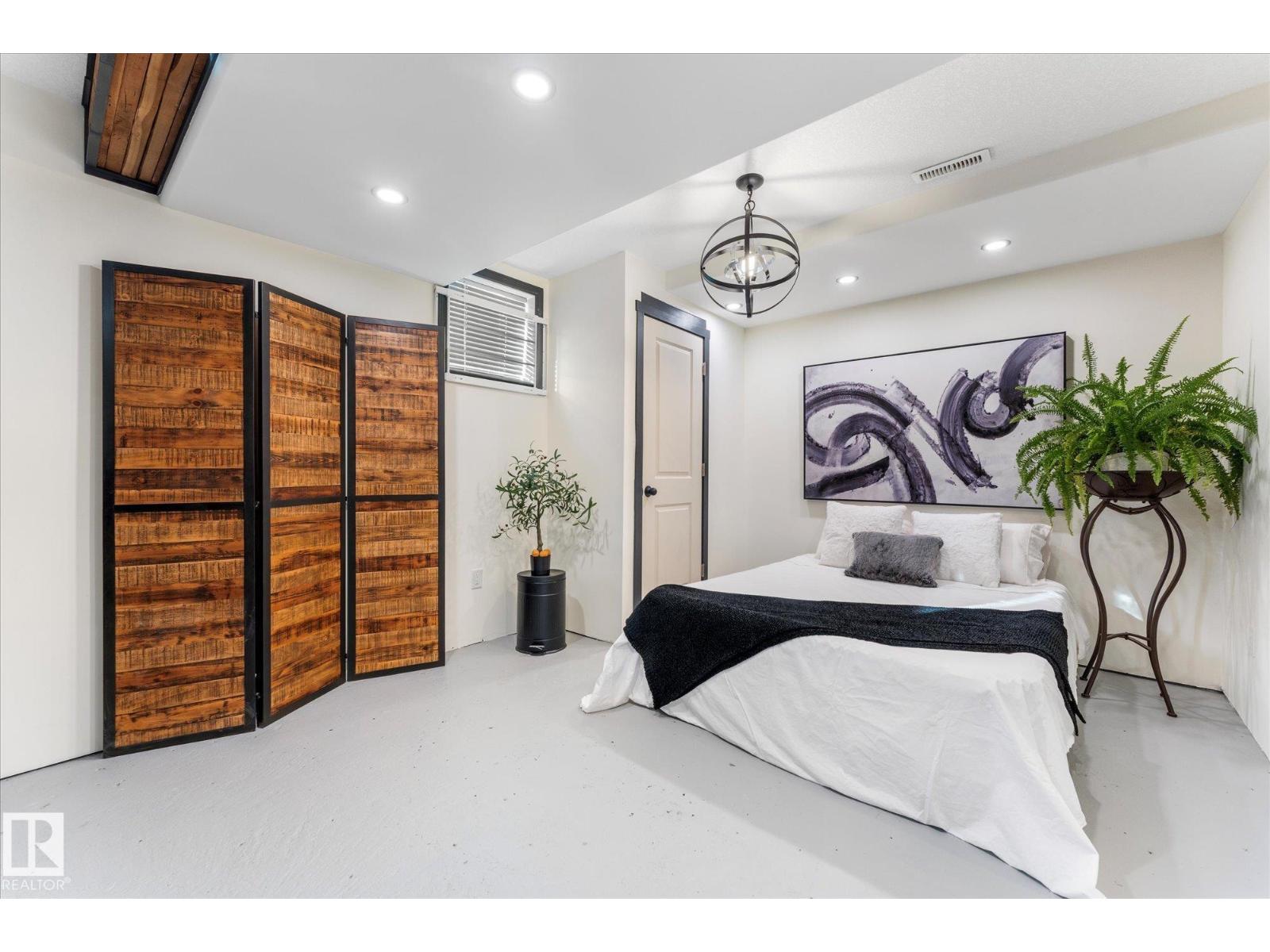 11124 110A AV NW, Edmonton