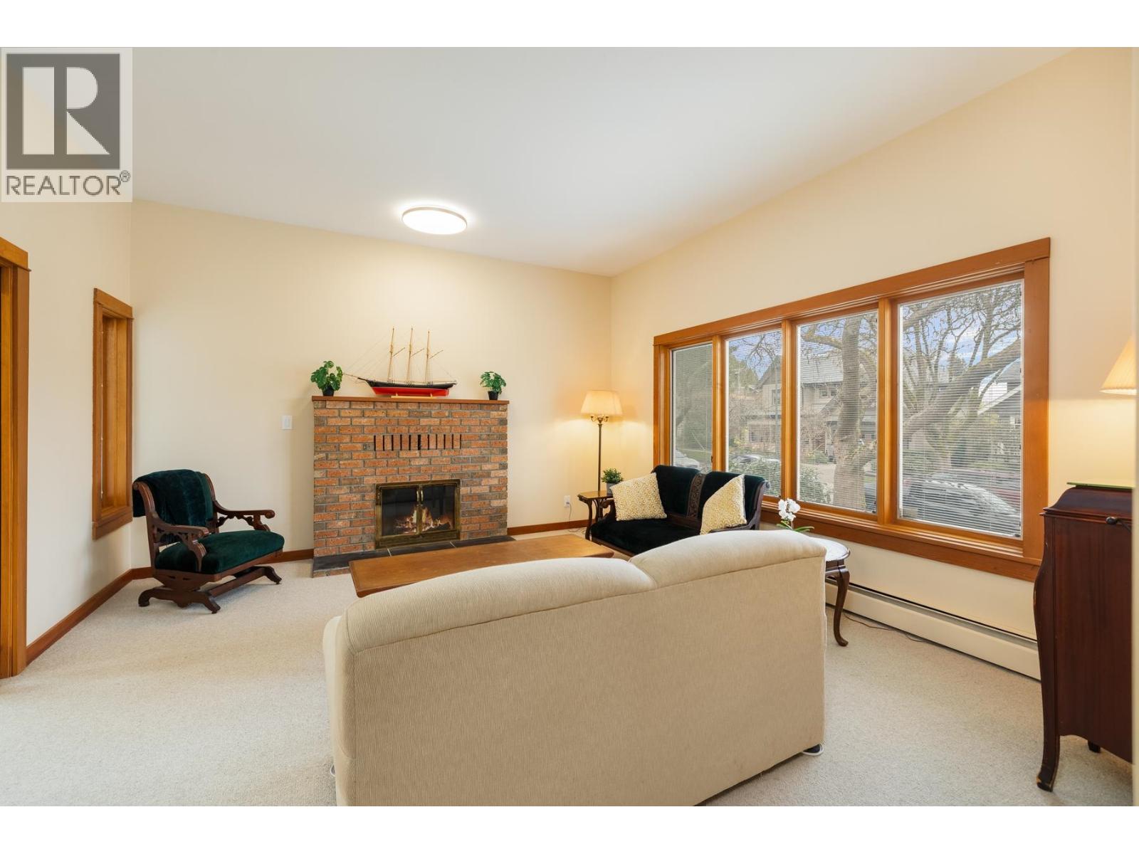 4548 7TH Avenue - photo 2