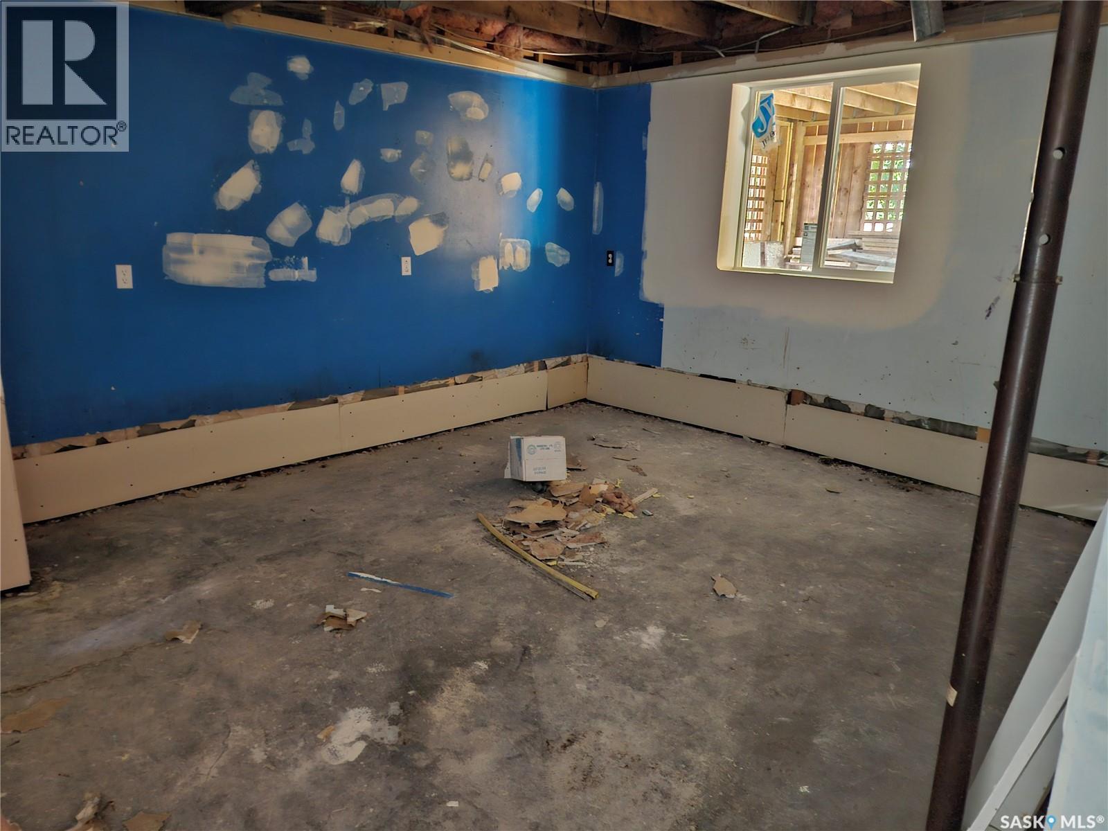 NA SERVICE ROAD - 12