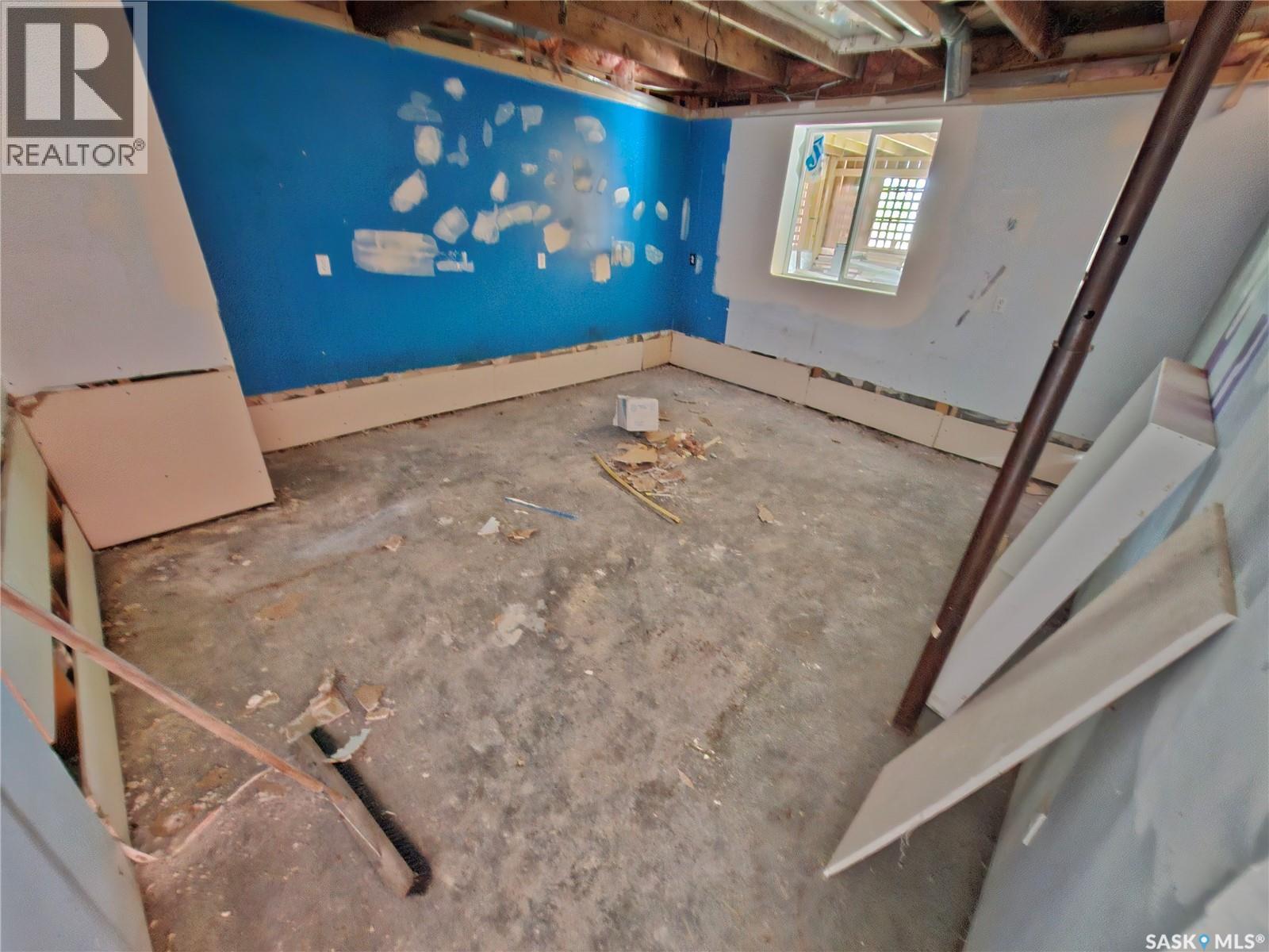 NA SERVICE ROAD - 26