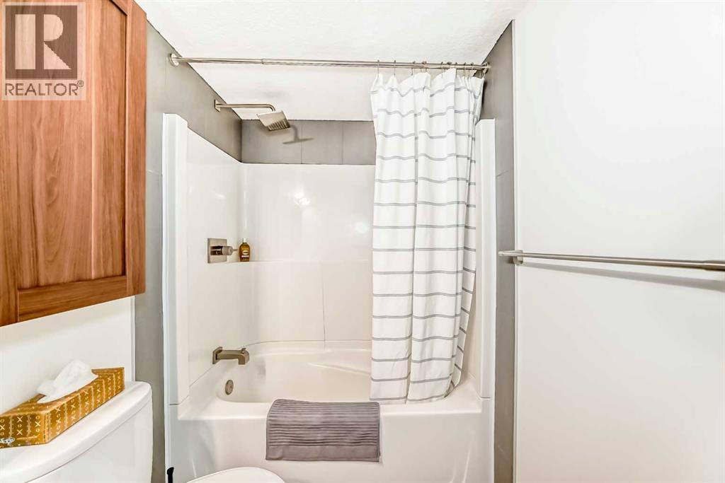 Single Family House for Sale in   A Street NE Renfrew Calgary 