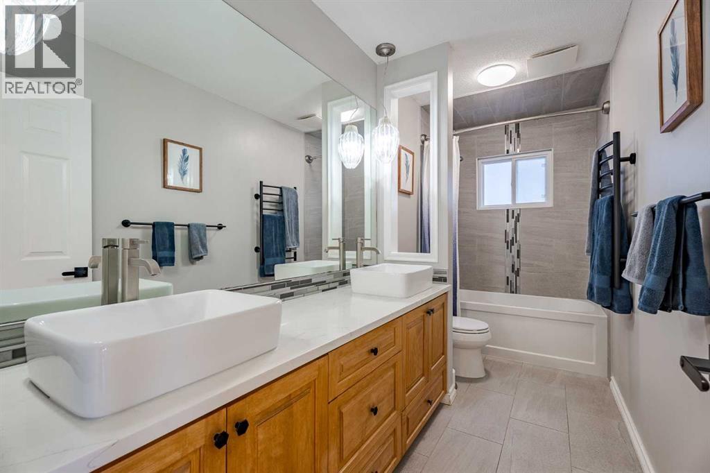 Single Family House Bungalow for Sale in  Brockington Road NW Brentwood Calgary 