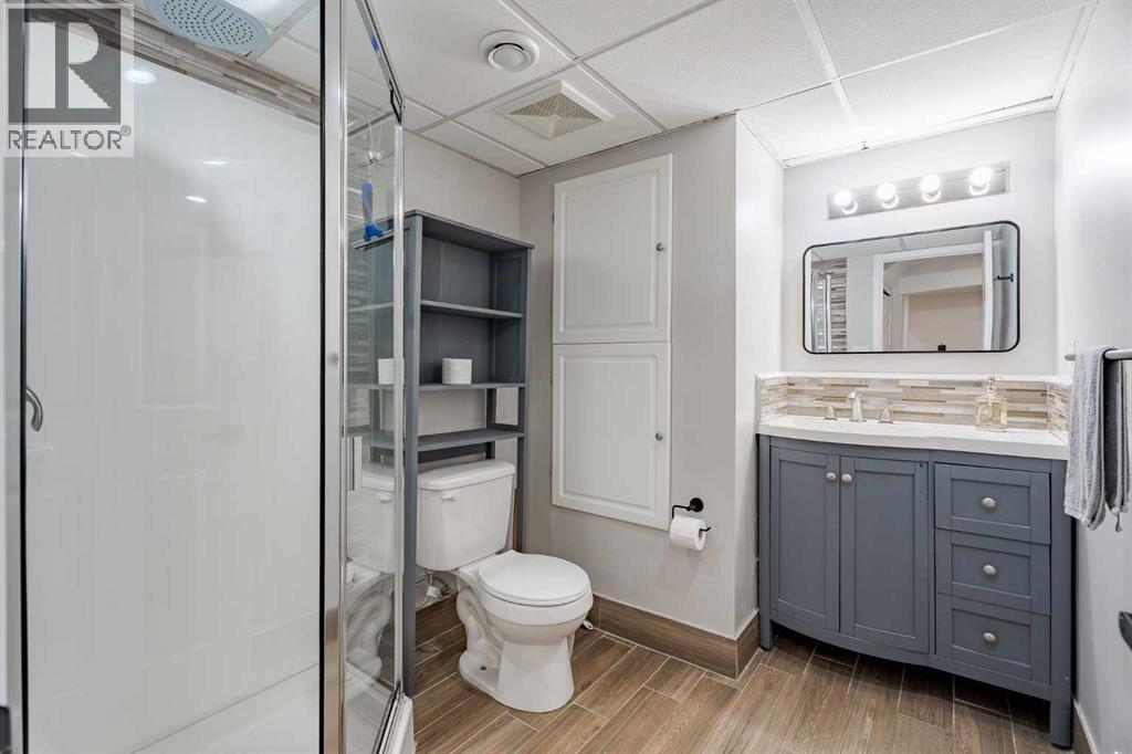 Single Family House Bungalow for Sale in  Brockington Road NW Brentwood Calgary 