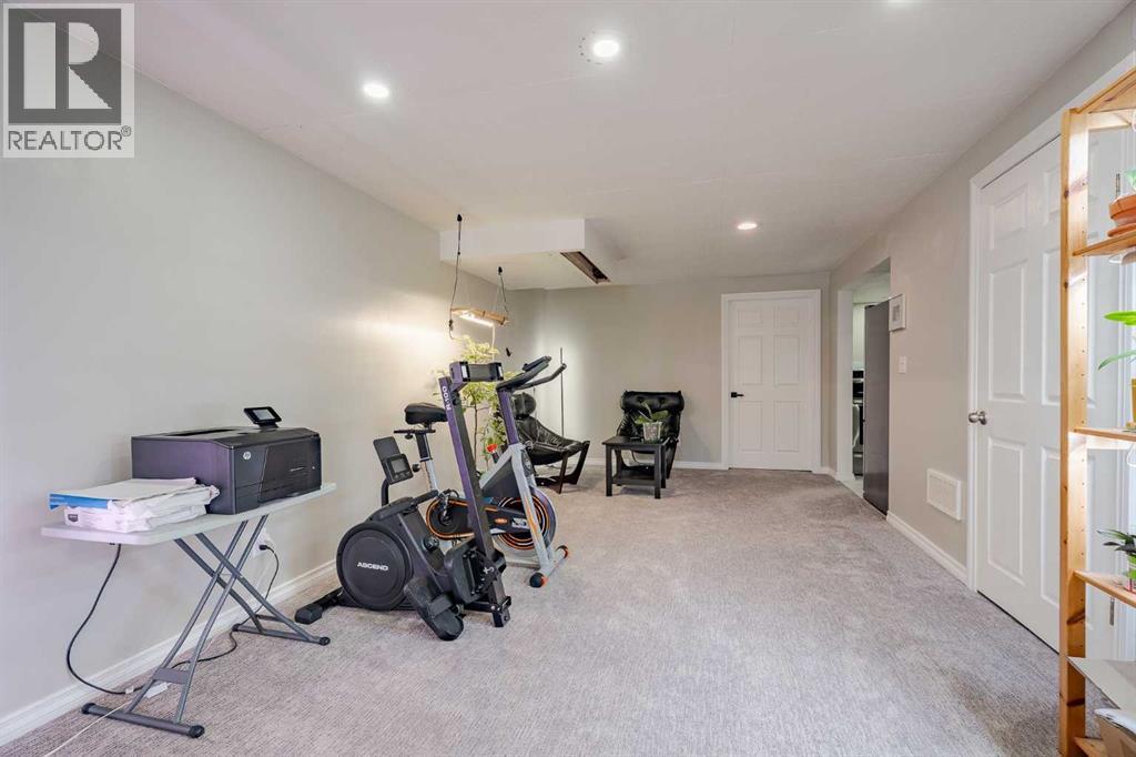 Single Family House Bungalow for Sale in  Brockington Road NW Brentwood Calgary 