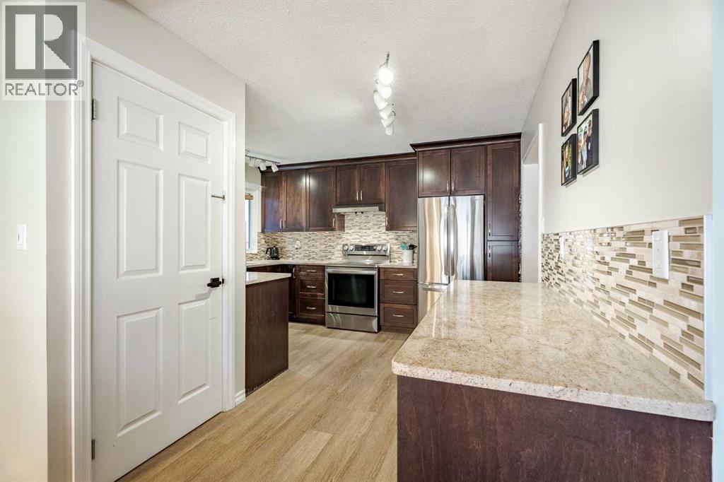 Single Family House Bungalow for Sale in  Brockington Road NW Brentwood Calgary 