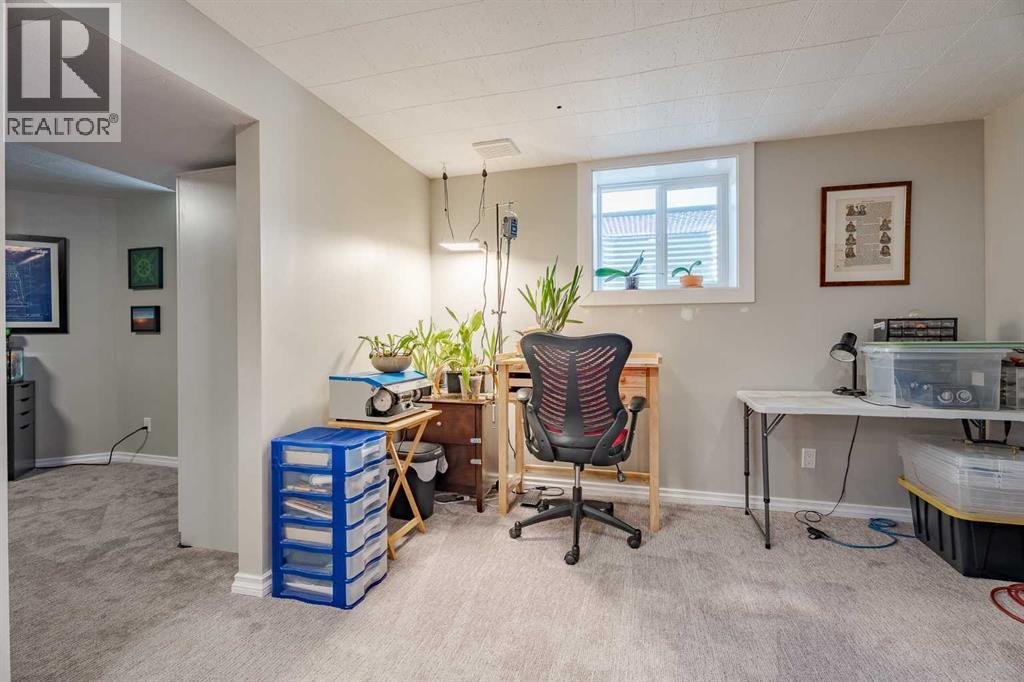 4803 Brockington Road NW, Calgary, Alberta