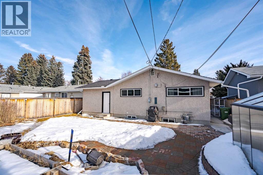 Single Family House Bungalow for Sale in  Brockington Road NW Brentwood Calgary 