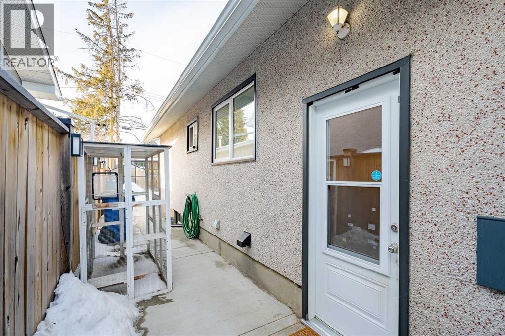 Single Family House Bungalow for Sale in  Brockington Road NW Brentwood Calgary 