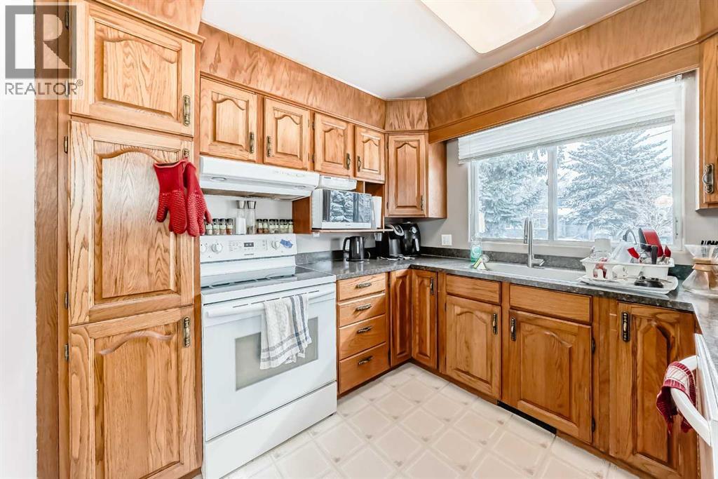 Single Family House Bungalow for Sale in  Rosehill Drive NW Rosemont Calgary 