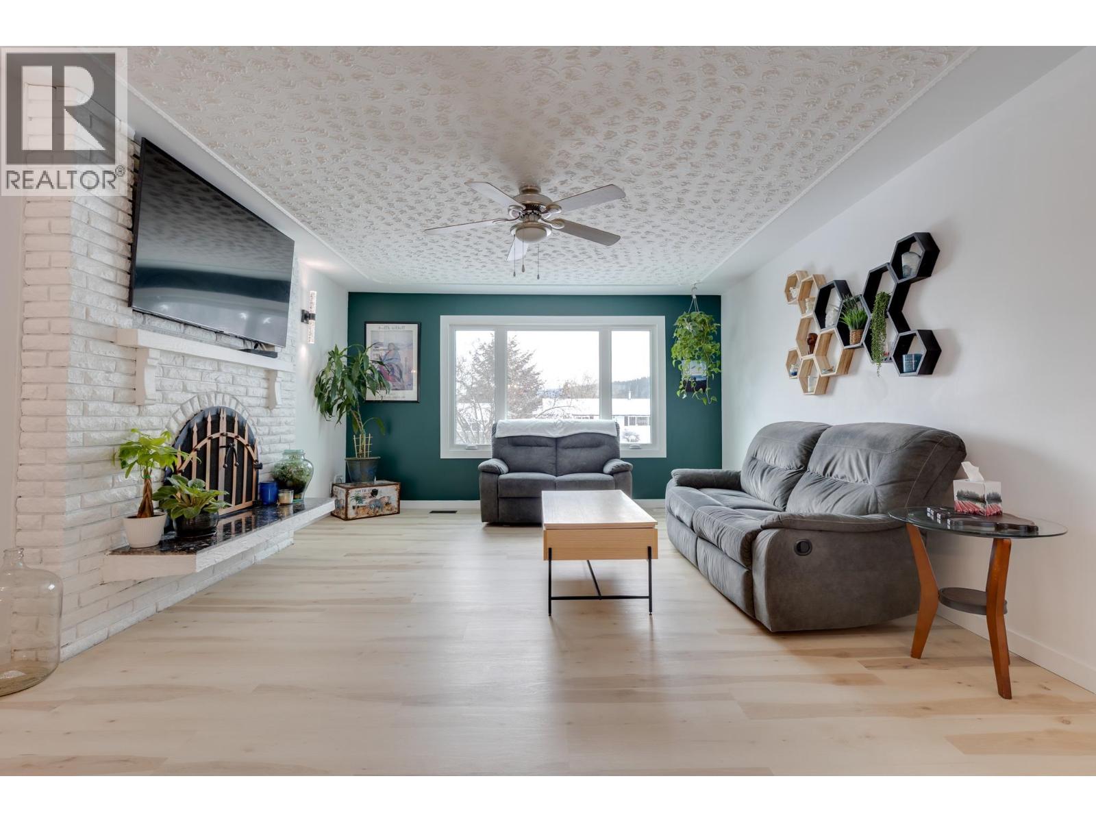 350 KILLOREN CRESCENT - Image 3