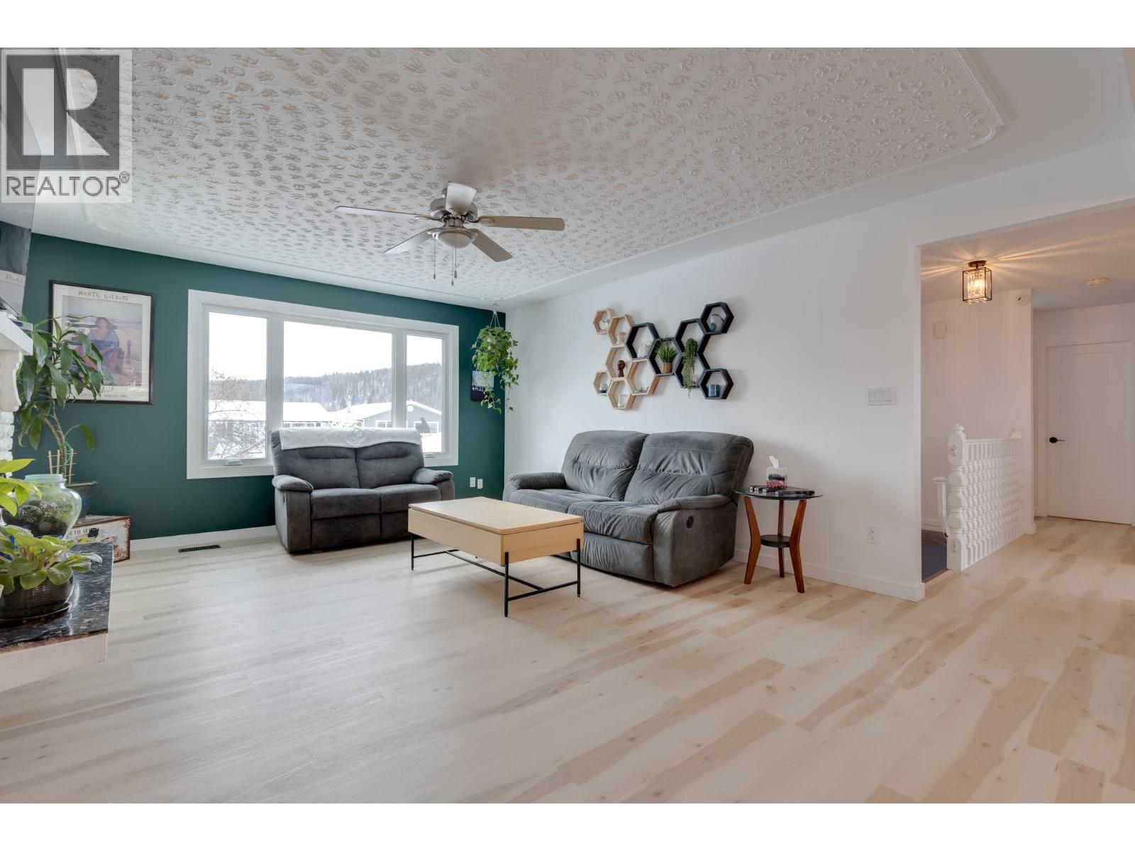 350 KILLOREN CRESCENT - 4