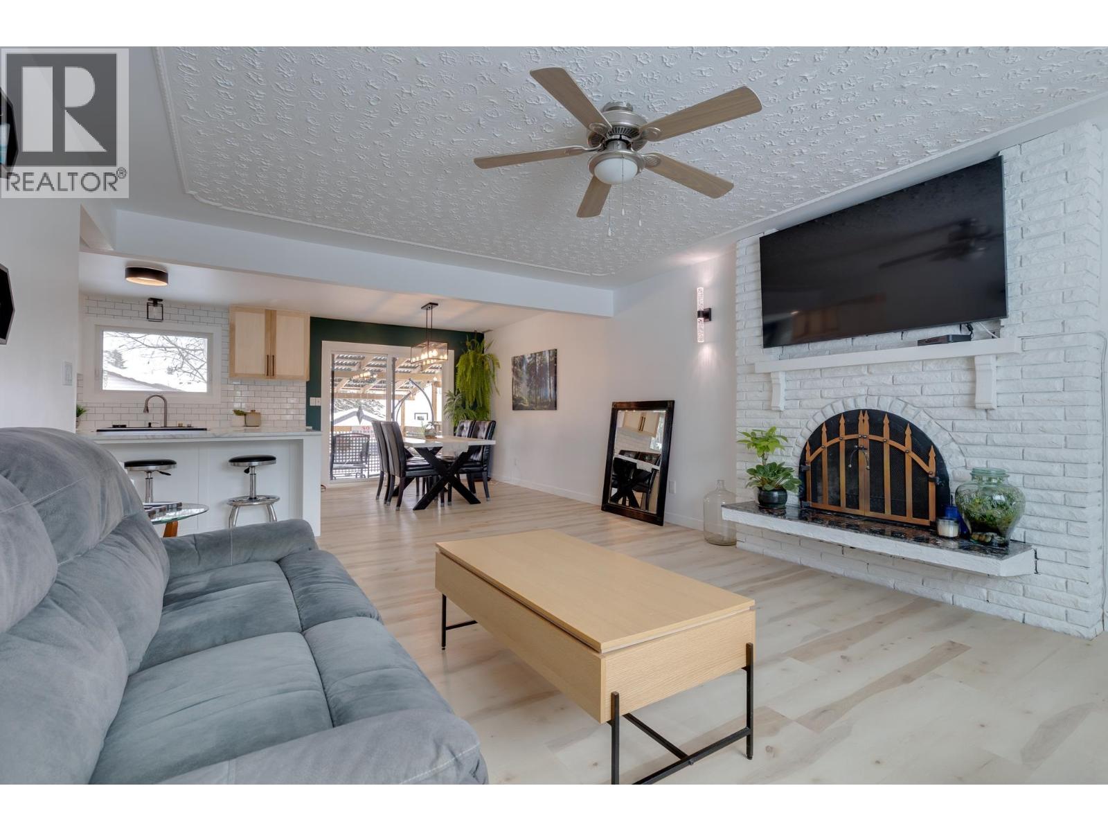 350 KILLOREN CRESCENT - 6