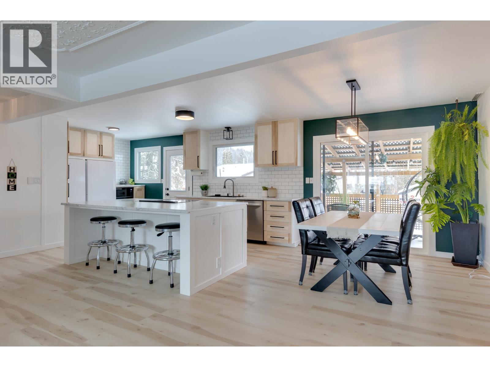 350 KILLOREN CRESCENT - 7