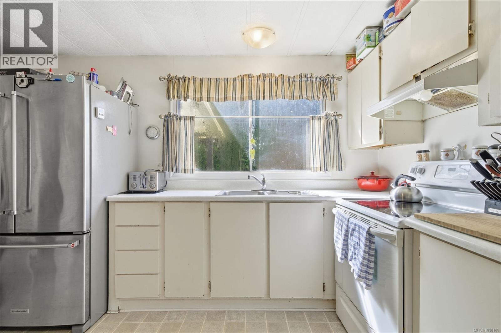 #11 2615 Otter Point Rd - 17
