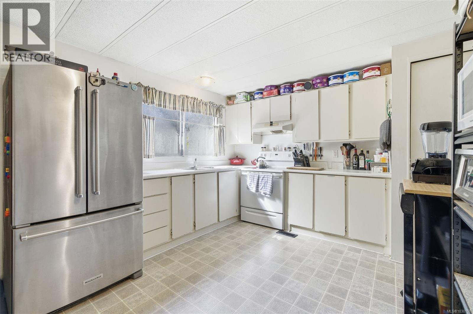 #11 2615 OTTER POINT RD - 18