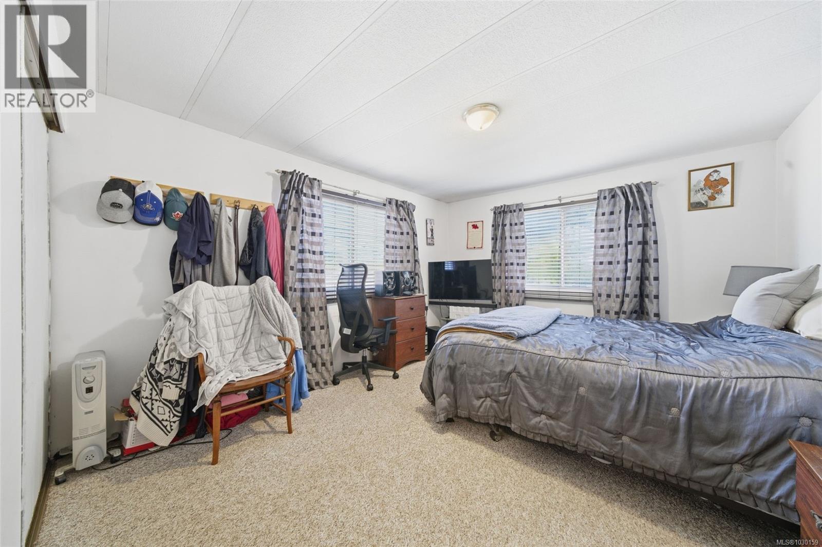 #11 2615 OTTER POINT RD - 31