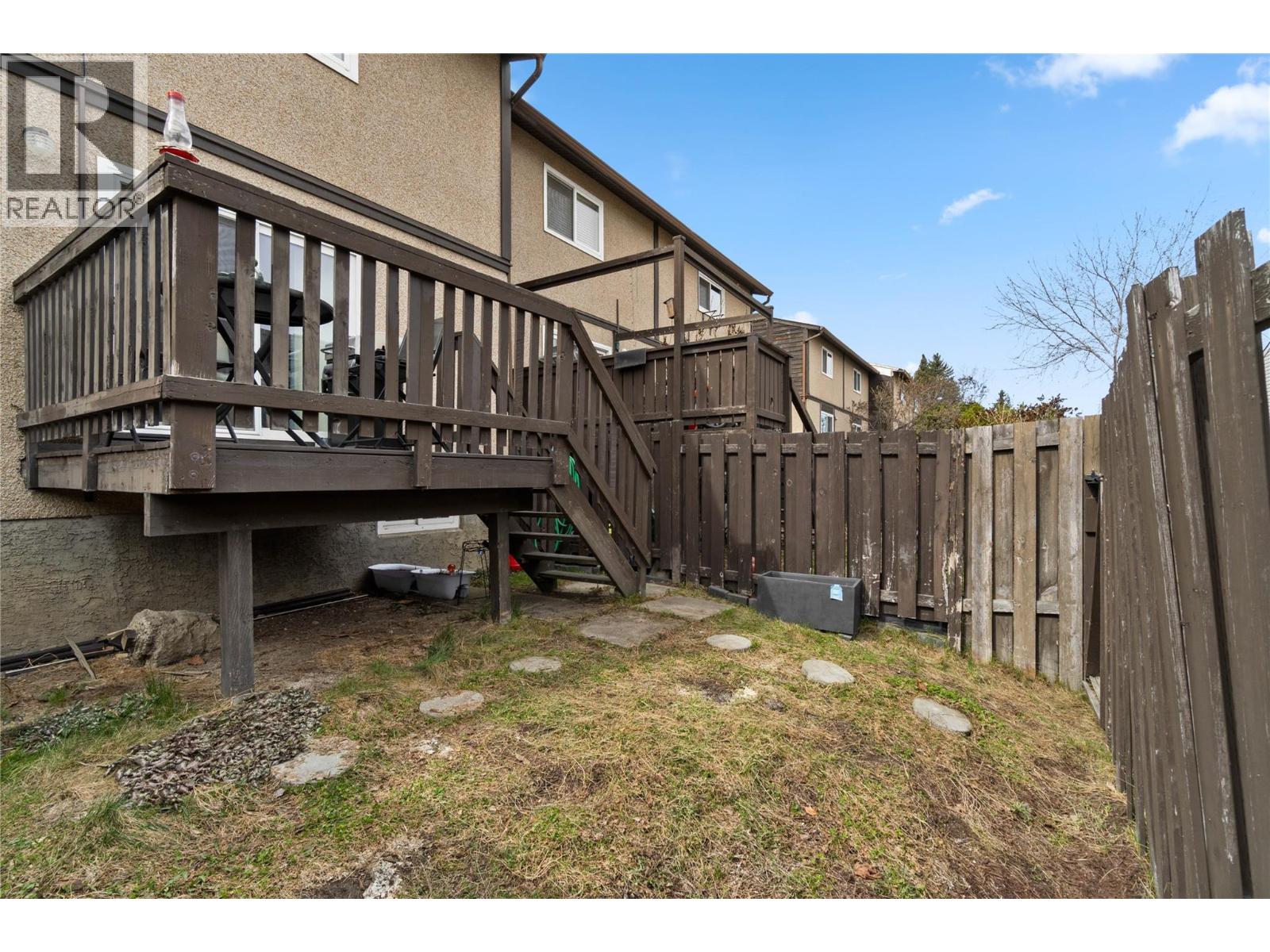 #46 1605 SUMMIT DRIVE - 17