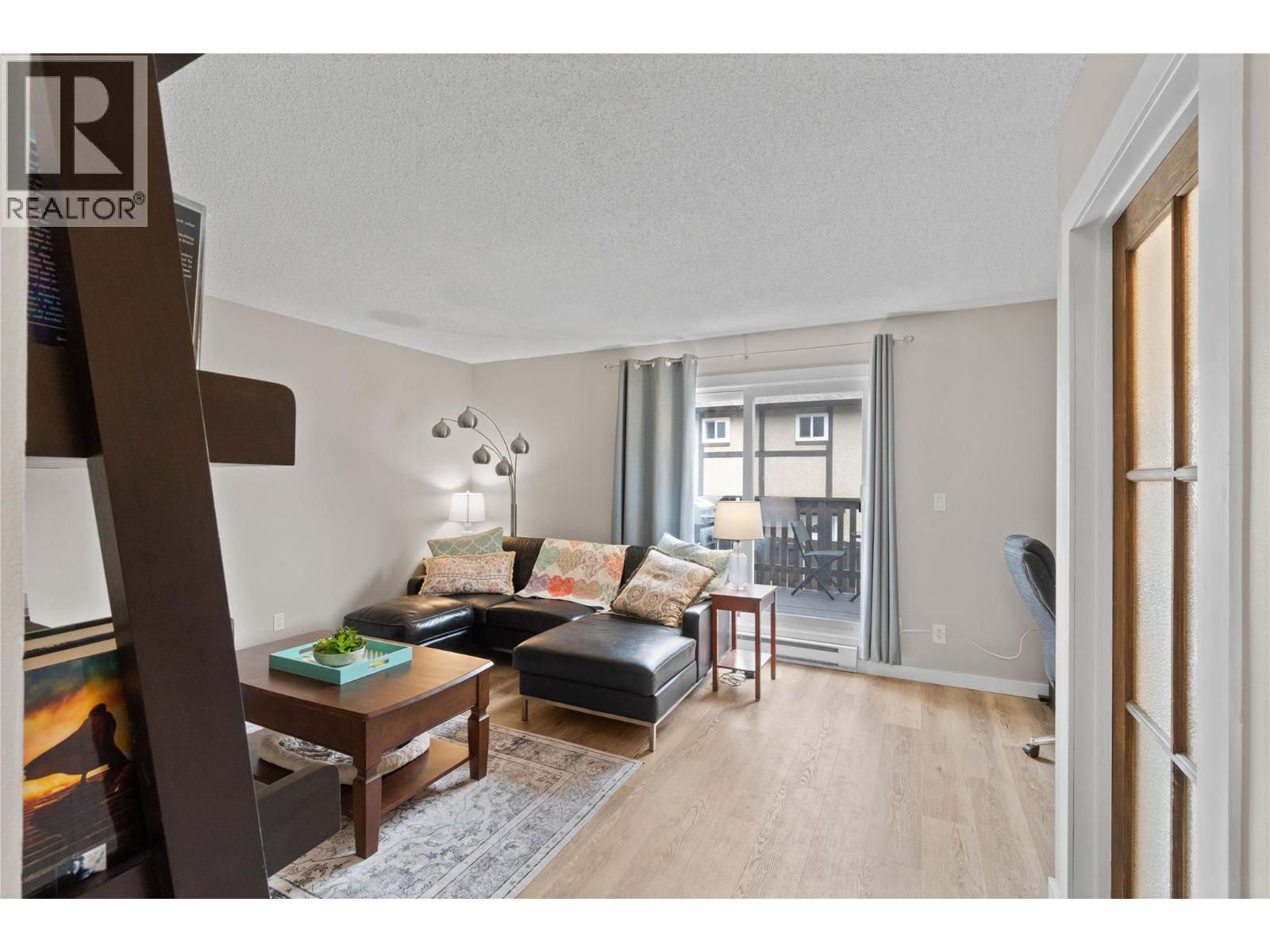 #46 1605 SUMMIT DRIVE - 8