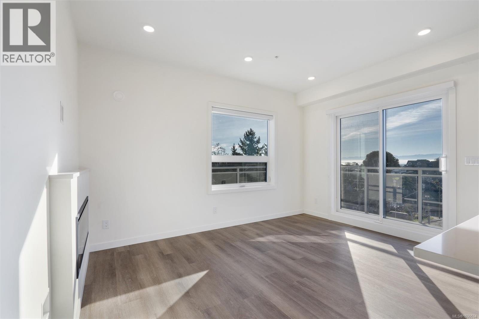 #410 1102 ESQUIMALT RD - 10