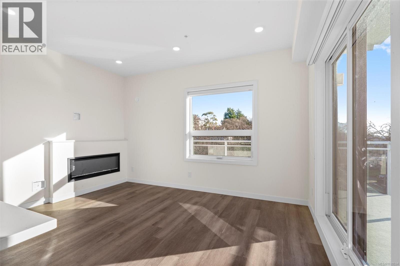 #410 1102 ESQUIMALT RD - 8