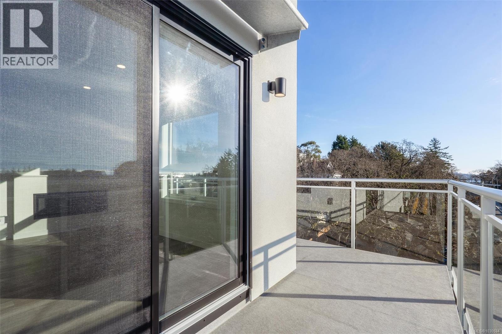#410 1102 ESQUIMALT RD - 18