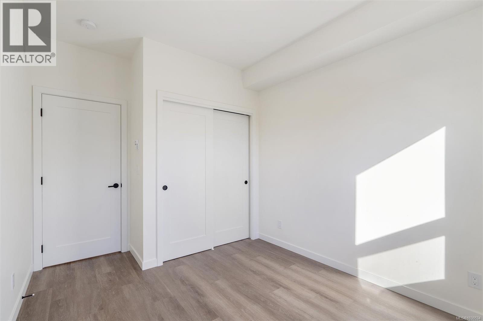 #410 1102 ESQUIMALT RD - 27