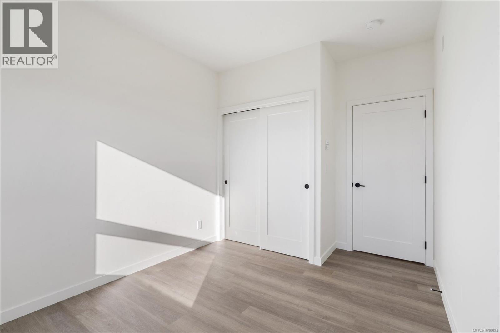 #410 1102 ESQUIMALT RD - 24