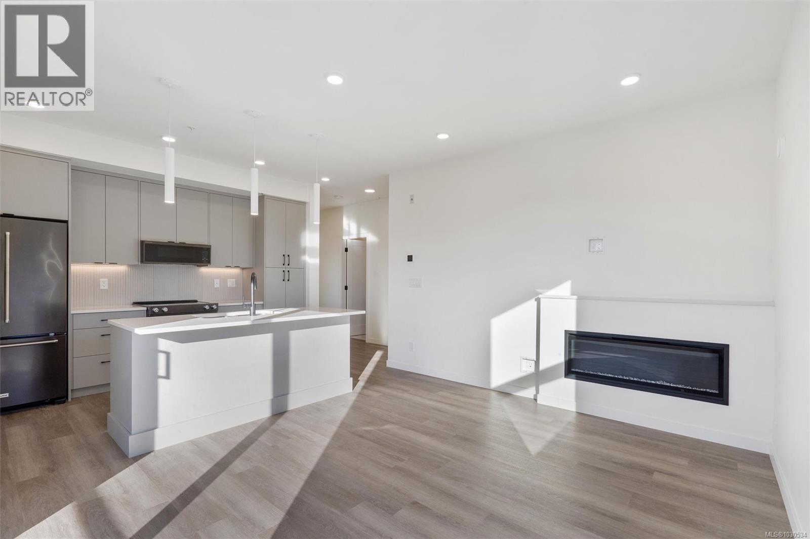 #410 1102 ESQUIMALT RD - 7