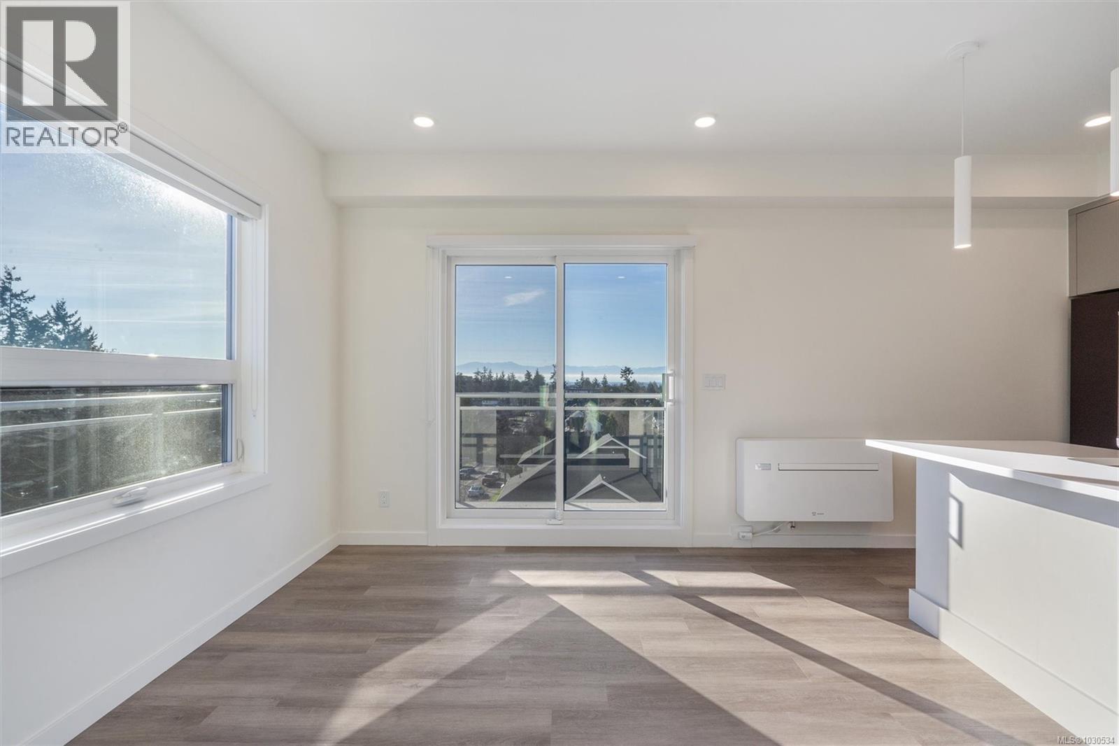 #410 1102 ESQUIMALT RD - 16