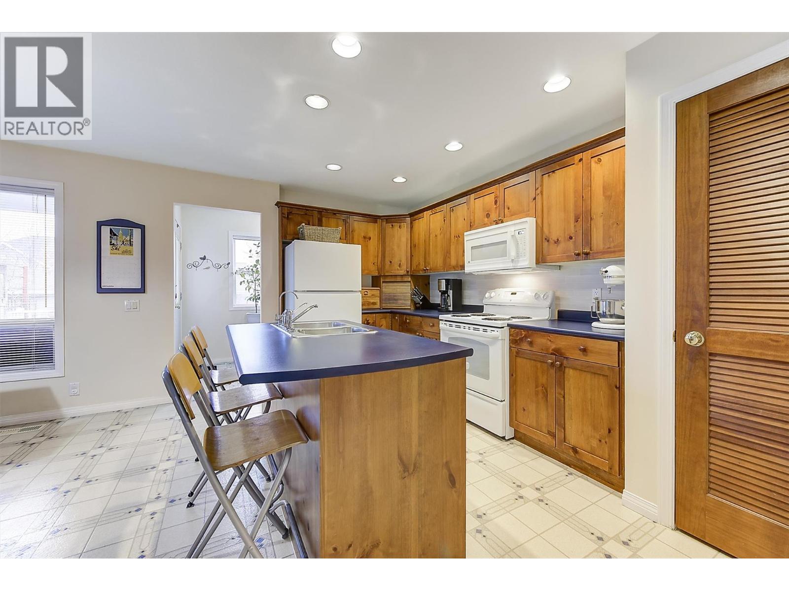 5280 ALLENBY LANE - 9