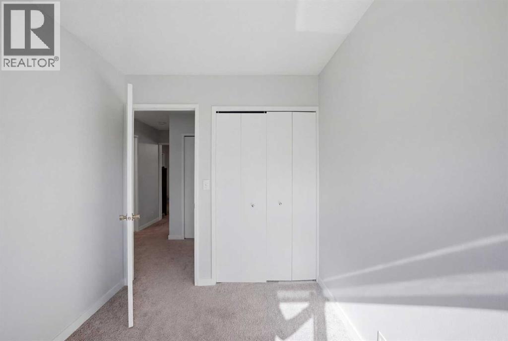 Single Family House for Sale in    Avenue SE Penbrooke Meadows Calgary 