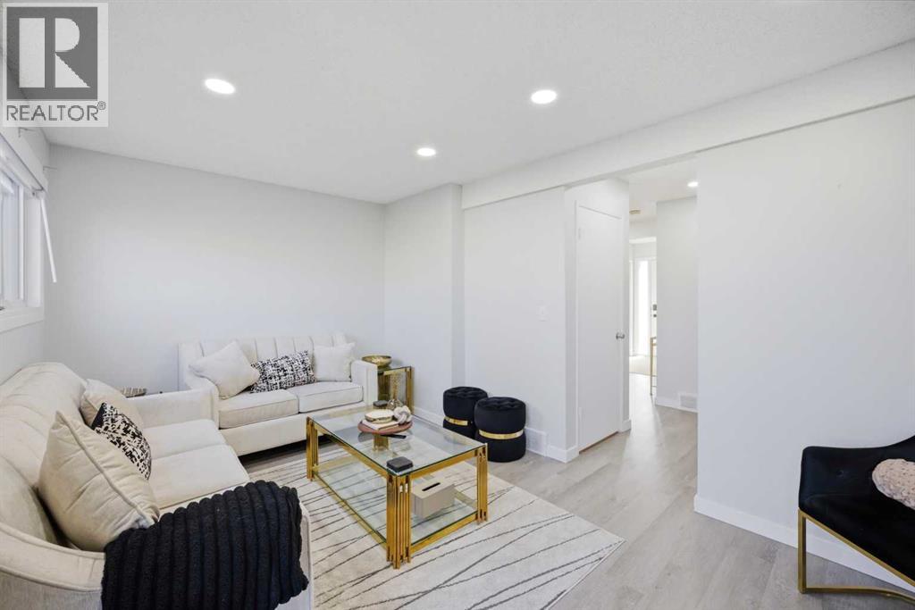 Single Family House for Sale in    Avenue SE Penbrooke Meadows Calgary 