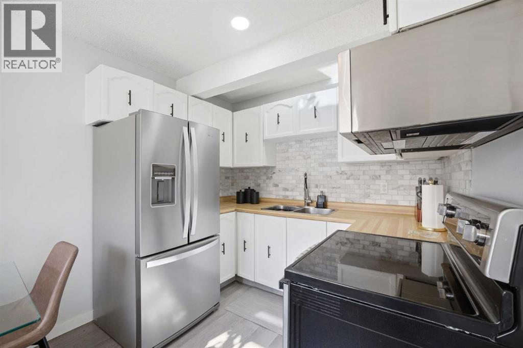 Single Family House for Sale in    Avenue SE Penbrooke Meadows Calgary 