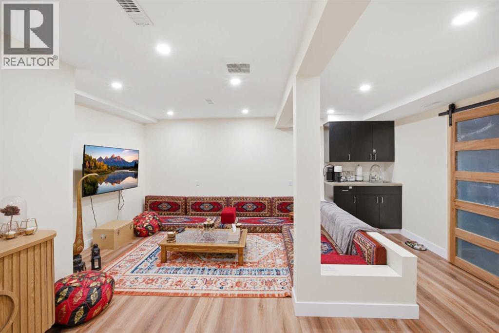 Single Family House for Sale in    Avenue SE Penbrooke Meadows Calgary 