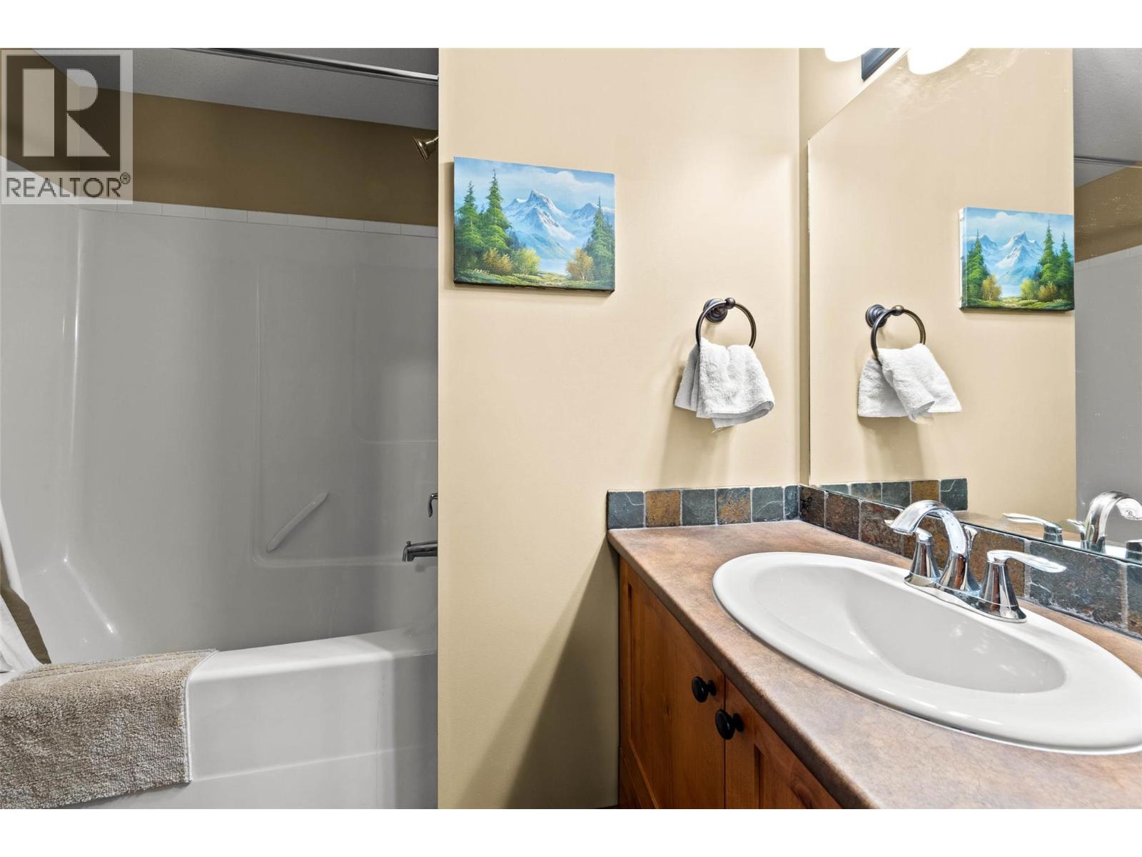 #35 5015 VALLEY DRIVE - 26