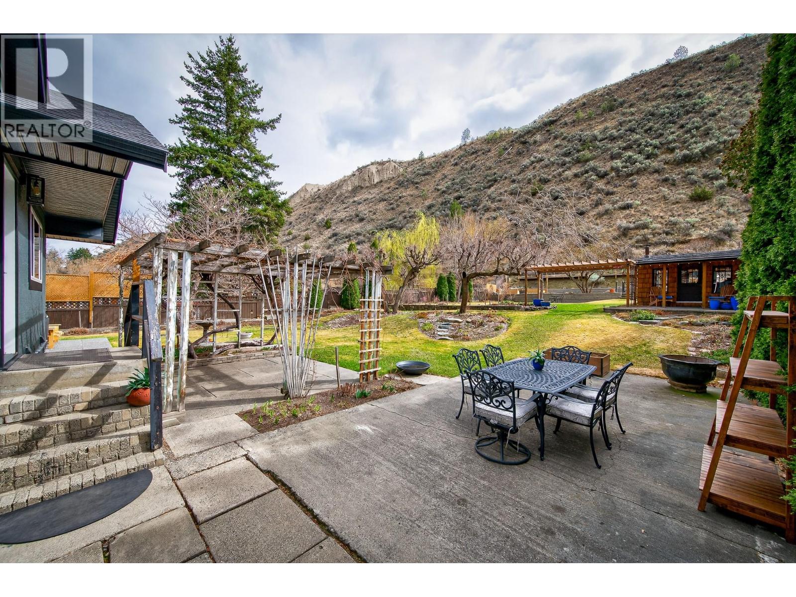 2095 VALLEYVIEW DRIVE - 31