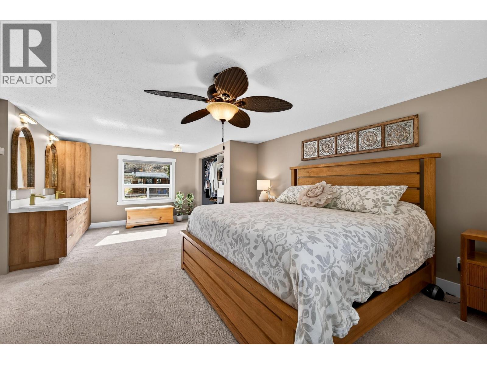 2095 VALLEYVIEW DRIVE - 12