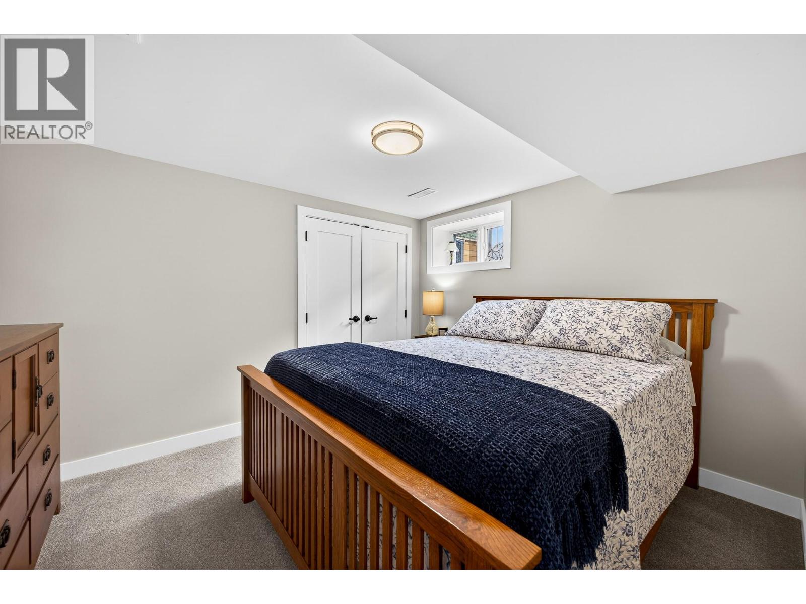 2095 VALLEYVIEW DRIVE - 23