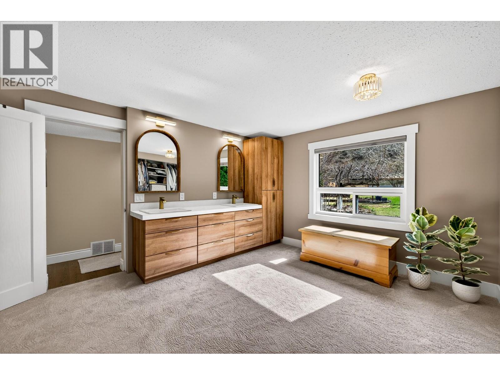 2095 VALLEYVIEW DRIVE - 13