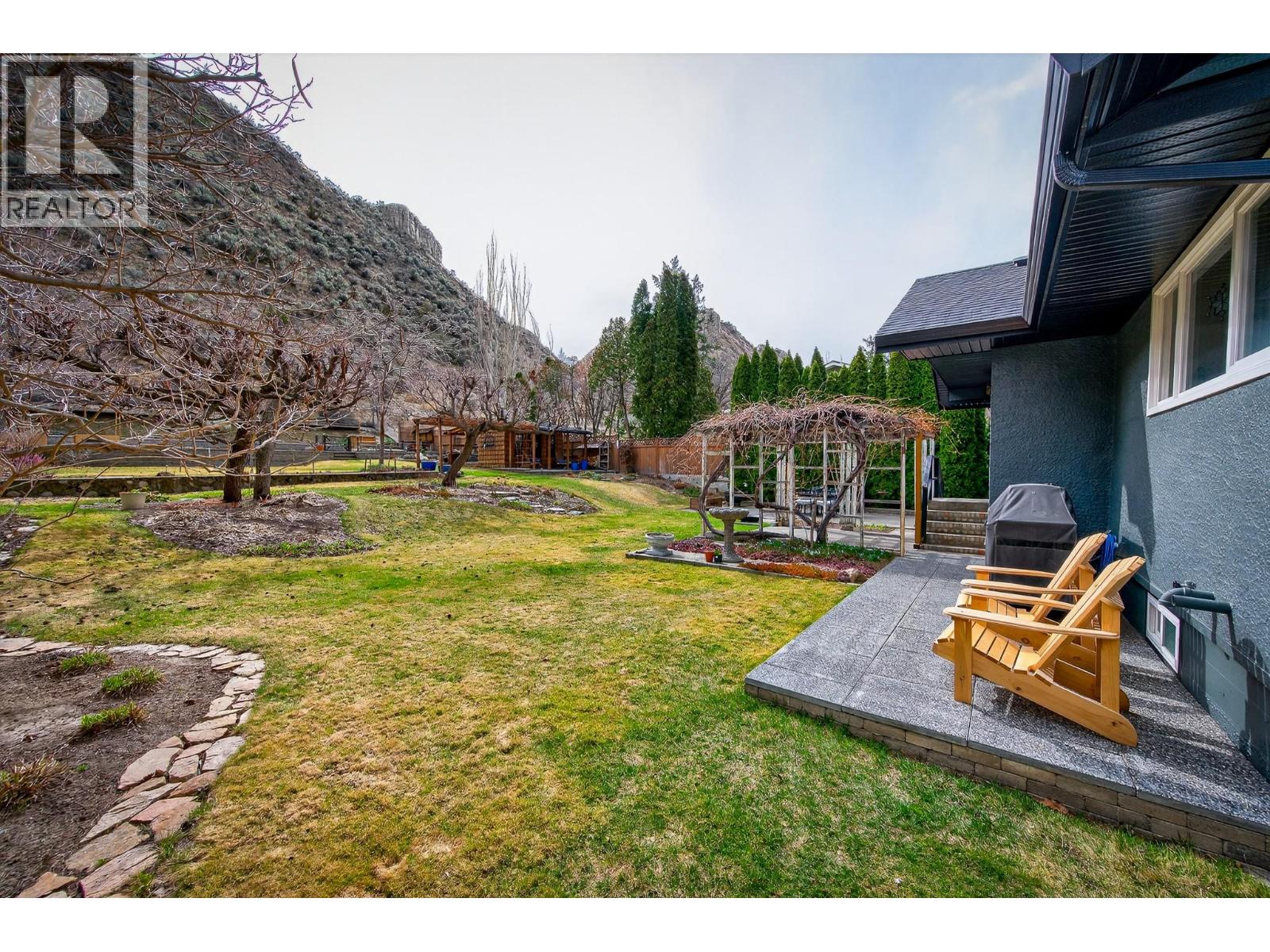 2095 VALLEYVIEW DRIVE - 34