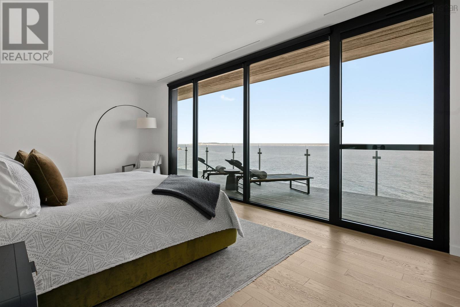 Property 37 of 51 of 38 Island Watch Run