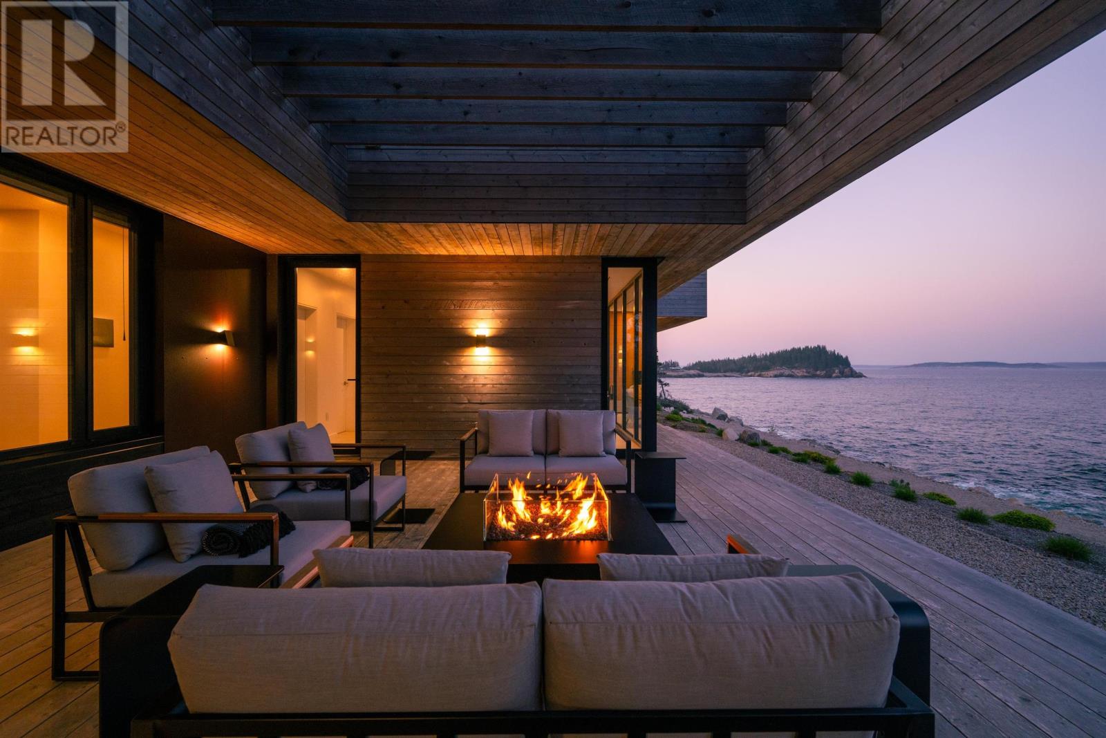 Property 4 of 51 of 38 Island Watch Run