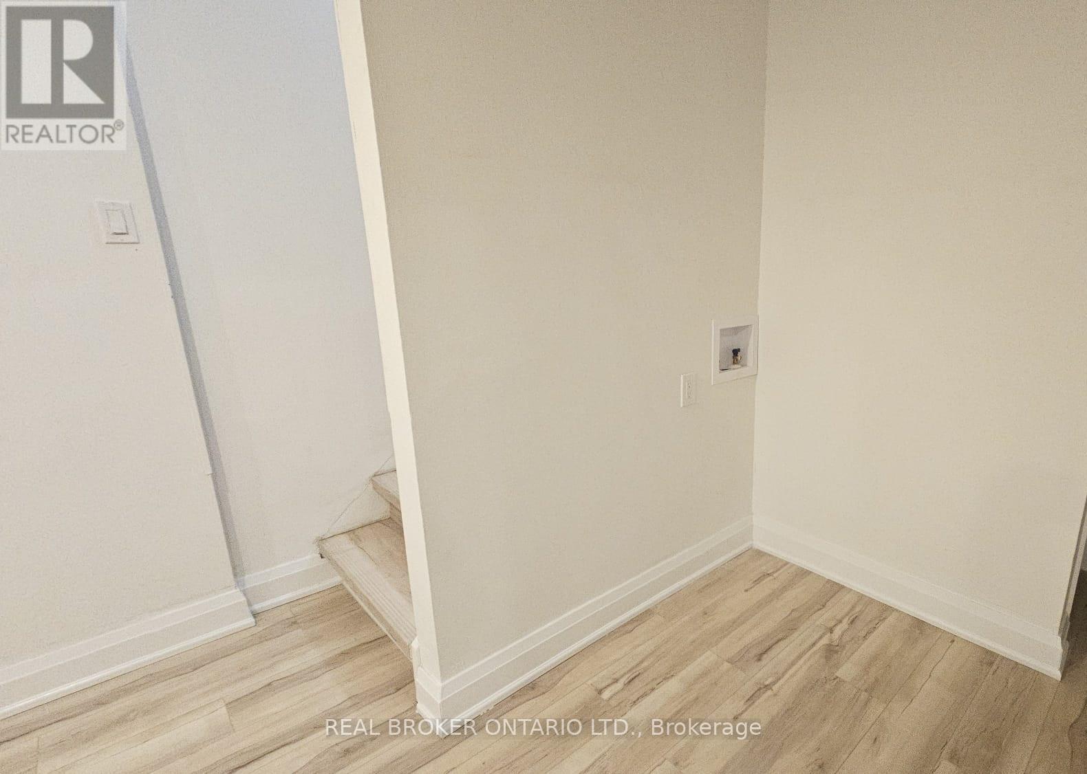 4326 WATERFORD CRESCENT - 43